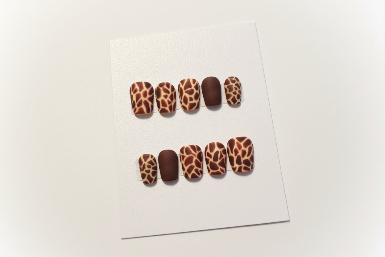 Handmade Matte Giraffe design Press-on nail set Lvl-3