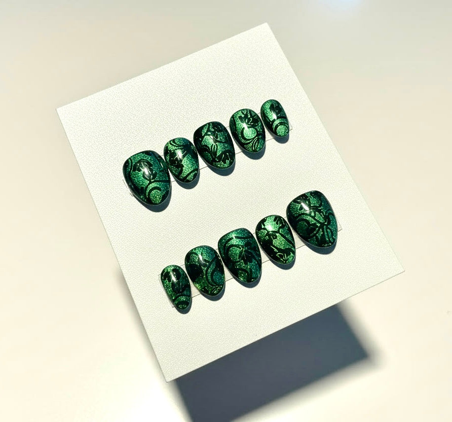 Handmade Floral Lace and Green Magnetic design Press-on Nail set Lvl-4